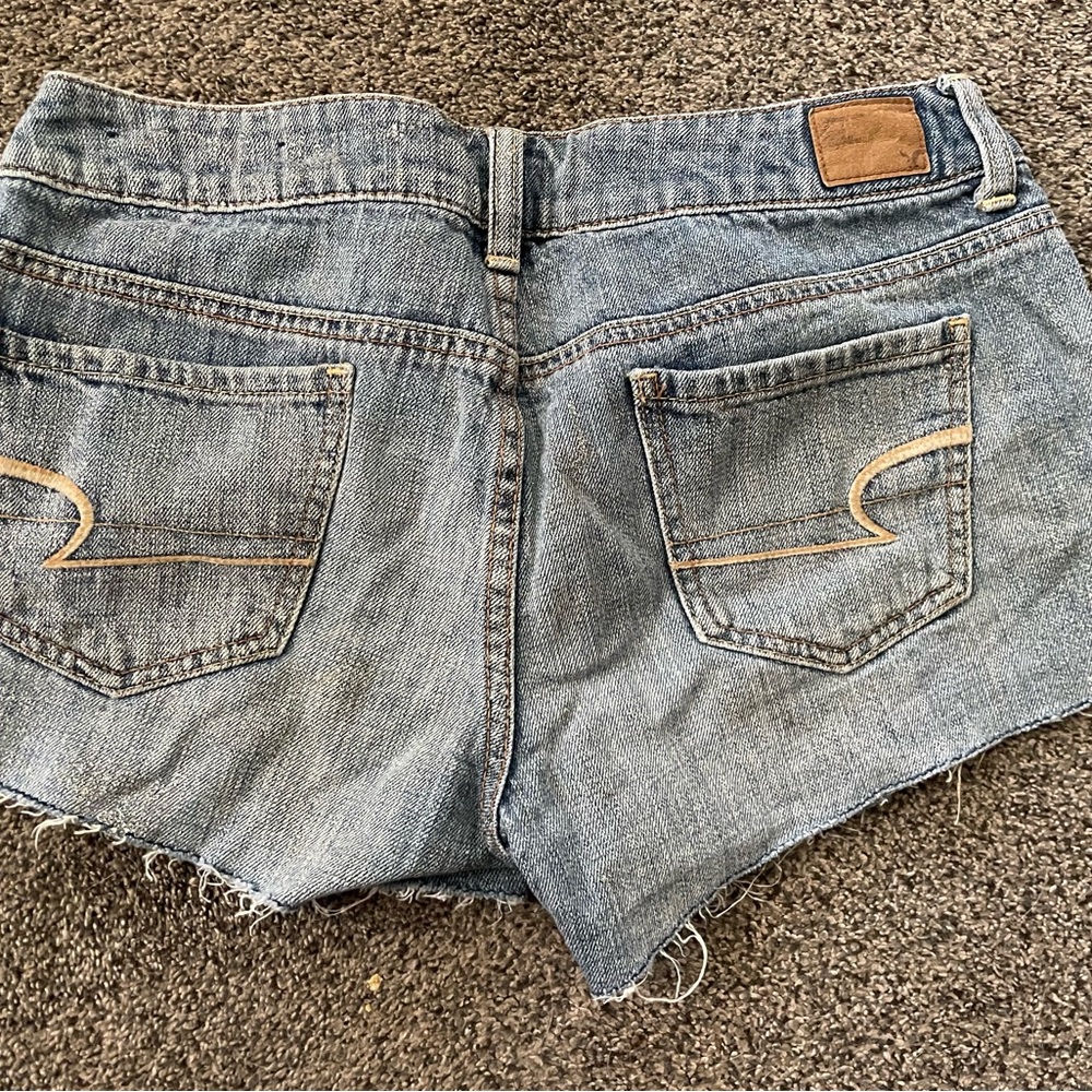 American Eagle Outfitters Women’s Sparkle Blue Jean Shorts Distressed Style - Picture 2 of 4
